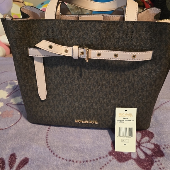 Michael kors satchel - Picture 8 of 9